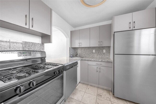Building Photo - 8650 SW 67th Ave