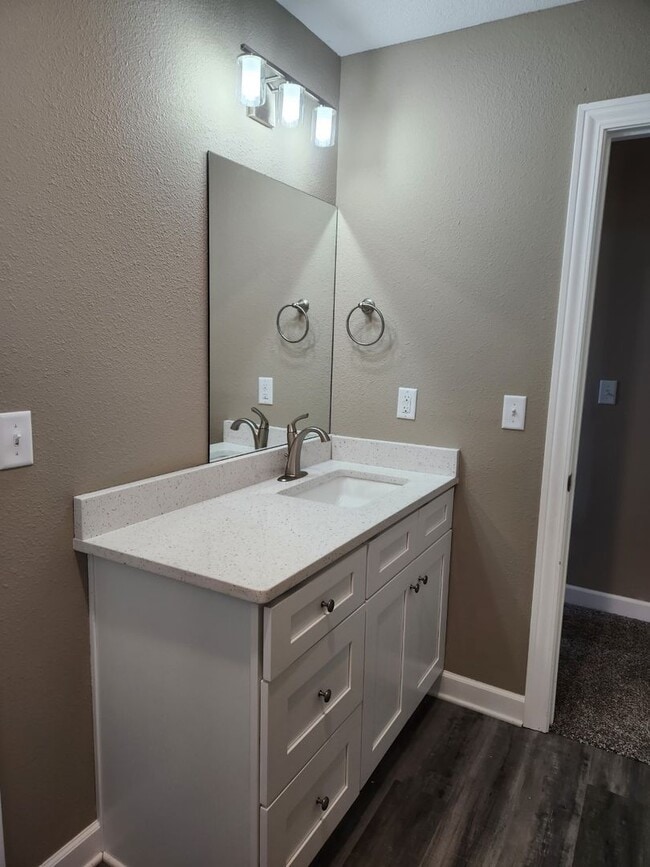 Building Photo - 1213 Pebblecreek Dr