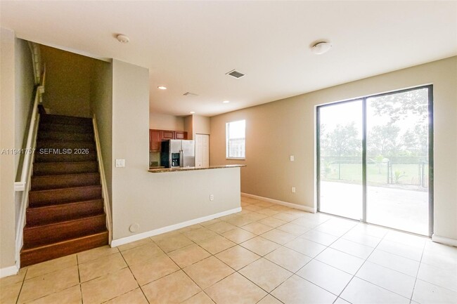 Building Photo - 457 SE 37th Pl