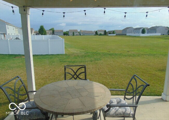 Building Photo - 10034 James Run Dr