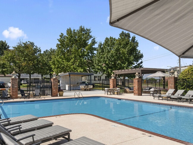 Building Photo - The Louis Townhomes