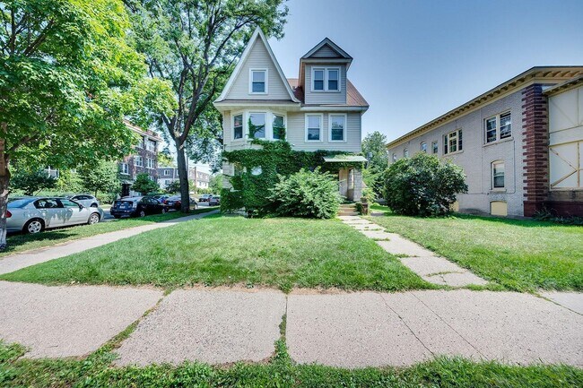 Building Photo - 2501 Emerson Ave S