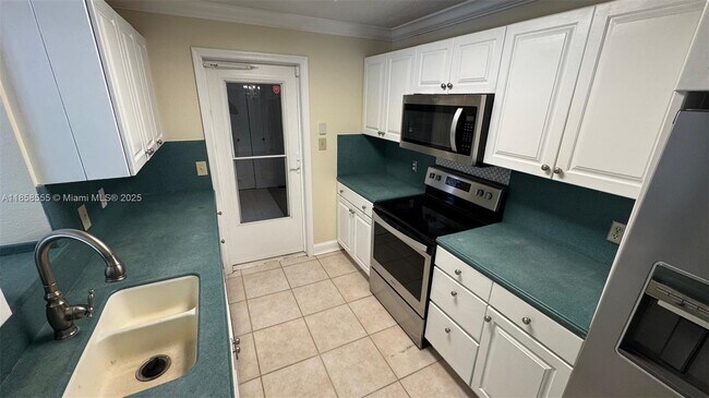 Building Photo - 3170 Buccaneer Rd