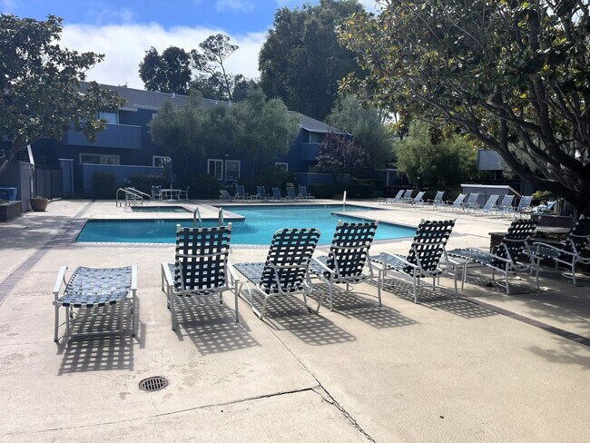 Building Photo - Modern 1st-Floor Studio with Resort Amenities & Prime Location