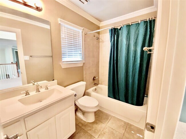 Building Photo - 614 Killarney