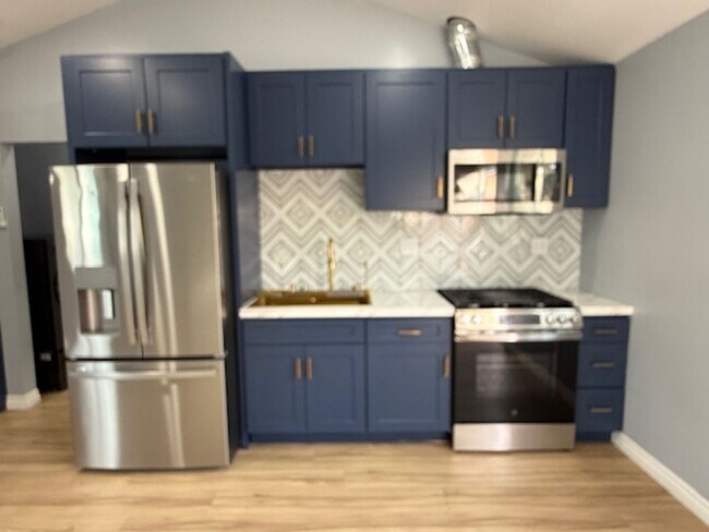 Building Photo - 1616 E Harding St