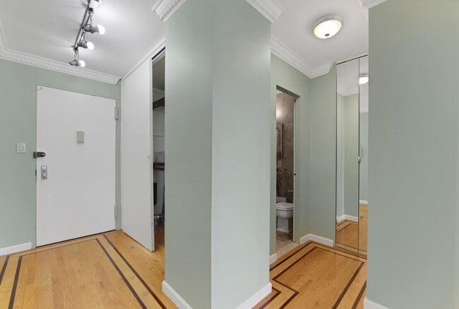 Building Photo - 6050 JFK Blvd E