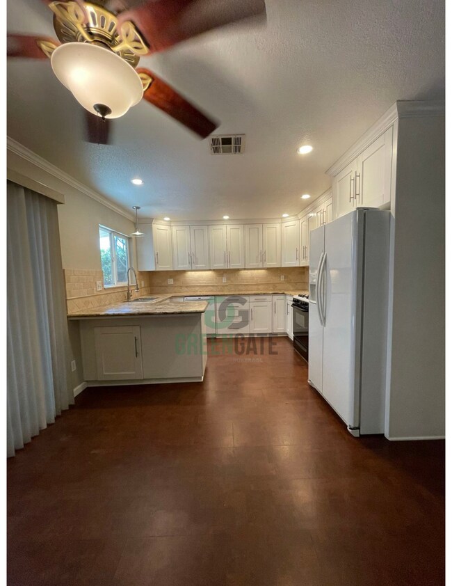 Building Photo - 533 Arrowhead Ct