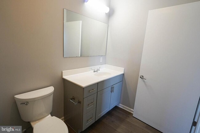 Building Photo - 218 W Main St