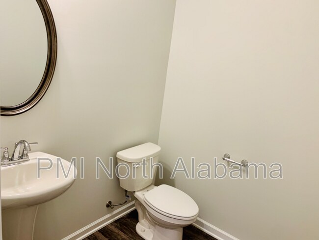 Building Photo - 108 Grv Hl Cir