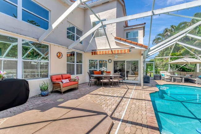 Building Photo - 17274 Ventana Dr