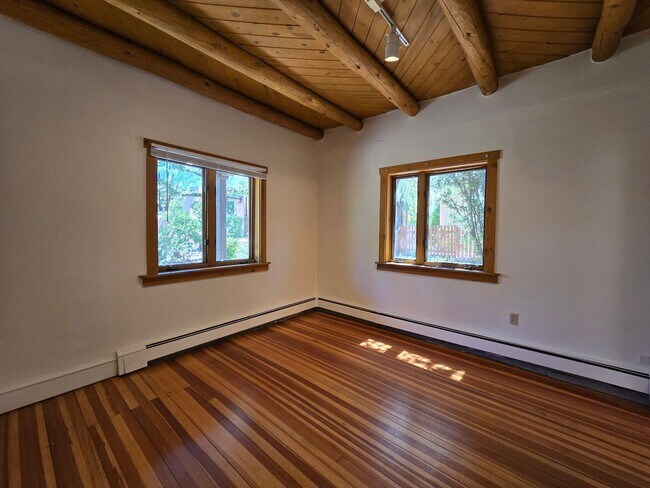 Building Photo - 342 Hillside Ave
