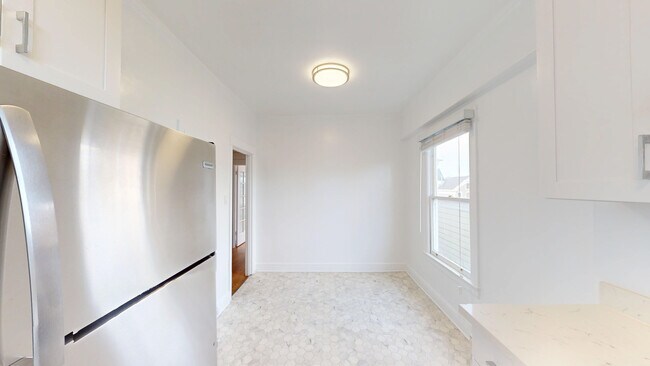 Building Photo - 1296 Grove St