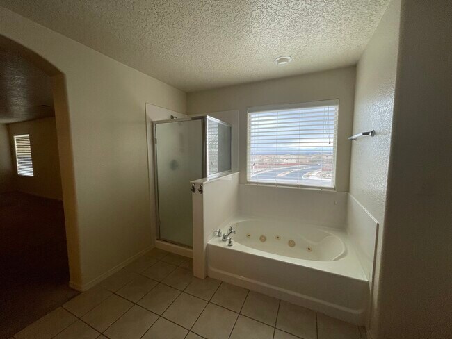 Building Photo - 9620 Sundoro Pl NW
