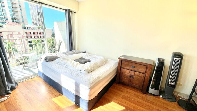 Building Photo - FULLY FURNISHED STUDIO IN KING MANOR! CLOSE TO STRAUB-WARD-KAPIOLANI