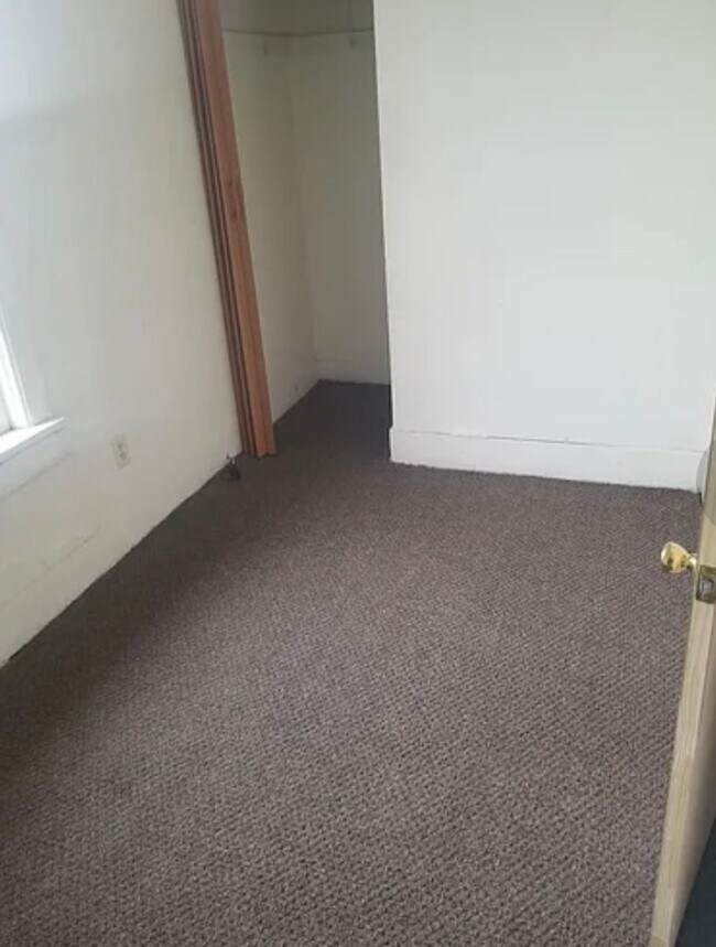 Building Photo - 1944-1946 N 22nd St