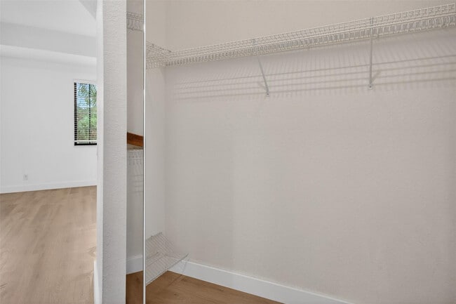 Building Photo - 2678 Center Ct Dr