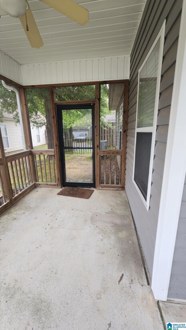 Building Photo - 299 High Ridge Dr