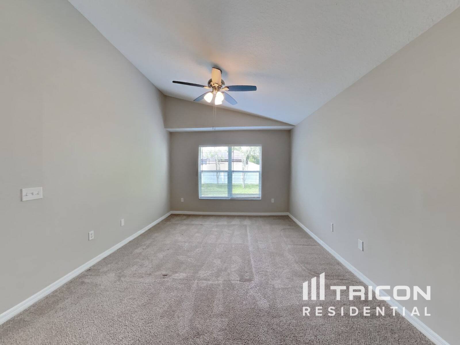Building Photo - 2420 Deer Creek Blvd
