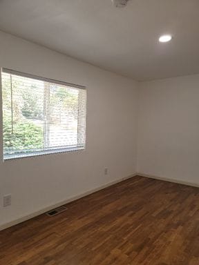 Building Photo - Remodeled 3 bed/2 bath in High Point/West Seattle with large fully fenced yard now at $2850!