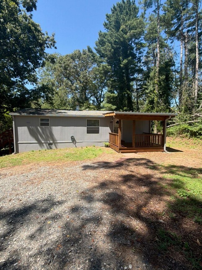 Building Photo - 25 Crestfield Ave