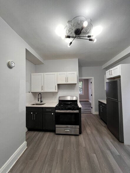 Primary Photo - 32 Clerk St