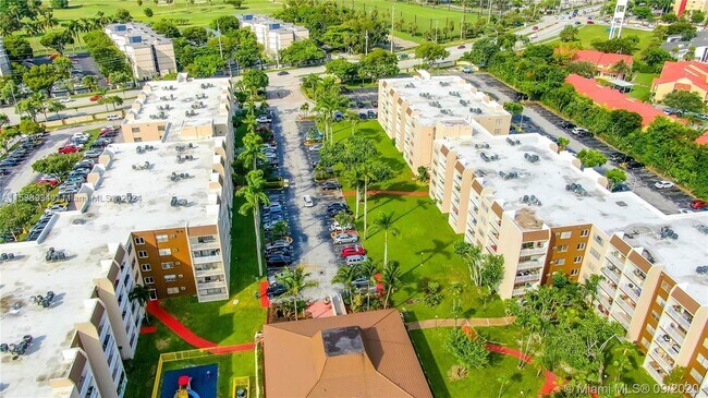 Building Photo - 6950 Miami Gardens Dr
