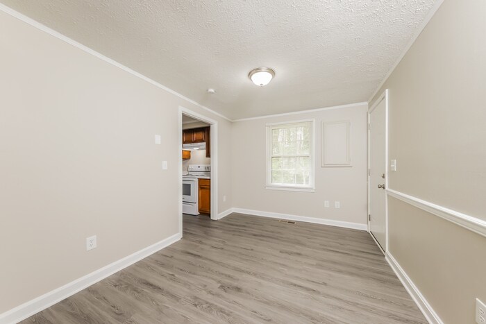 Building Photo - 1404 Waterloo Dr