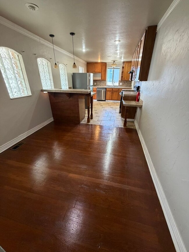 Building Photo - Versatile 4BD/3BA in Stratton Meadows – Gated Community + Private Lower-Level Suite