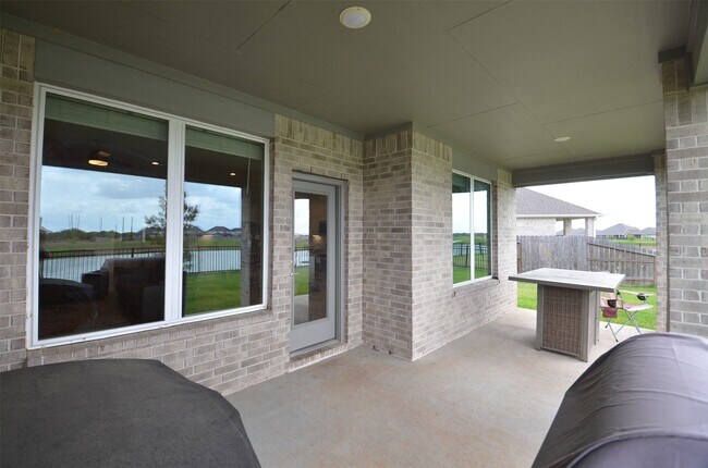 Building Photo - 1696 Daylight Lk Dr