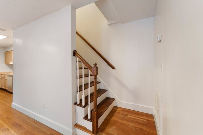 Building Photo - 71 Benefit St