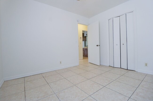 Building Photo - 2 Bed | 1 Bath | South Tulsa