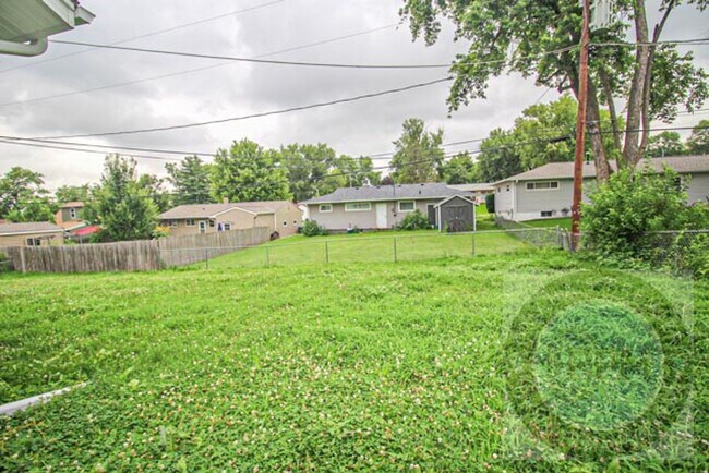Building Photo - Spacious 4 Bedroom 2.5 Bath Family Home!