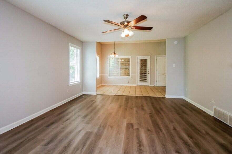 Building Photo - 1341 Broadstone Ln