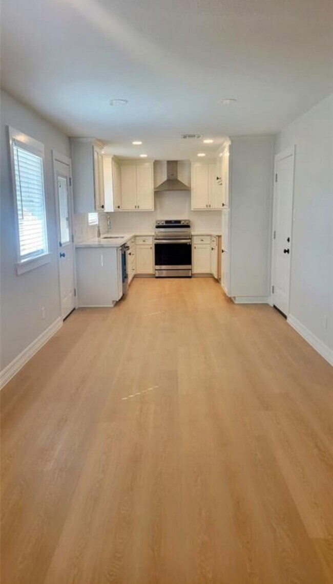 Building Photo - 2426 Tannehill Dr