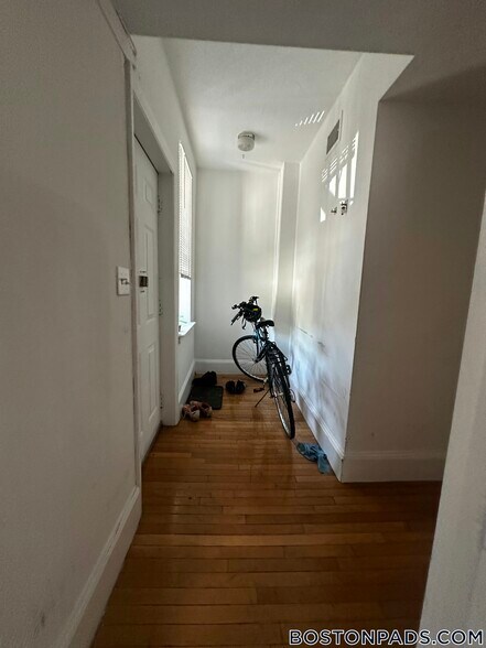 Building Photo - 878 Huntington Ave