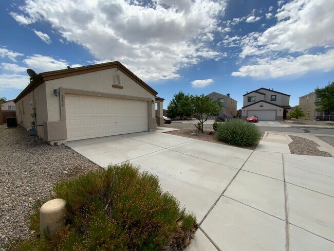 Building Photo - 3 Bedroom Single Story Home Available Near 98th St & Dennis Chavez SW!