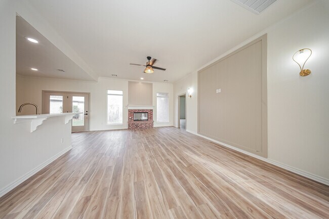 Building Photo - 11601 Hackney Ln