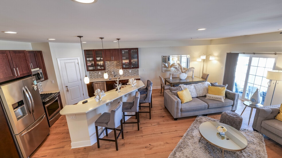 Building Photo - 210 N Madison Ave