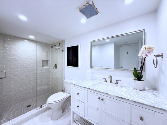 Building Photo - 3546 S Ocean Blvd
