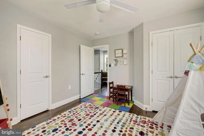 Building Photo - Newly Renovated Single Family home with Off Street Parking