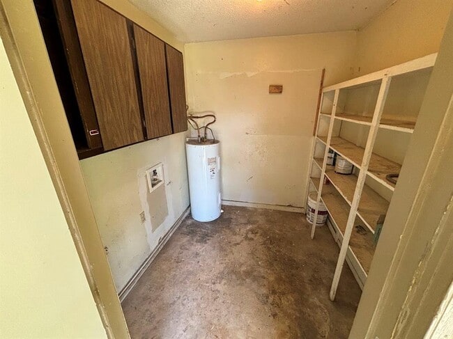 Building Photo - 417 Live Oak St