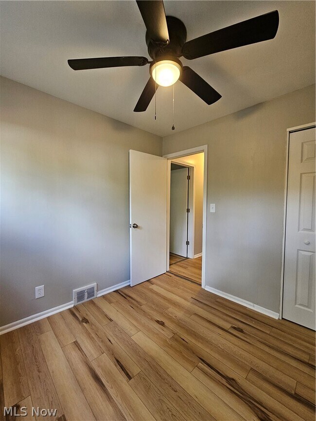 Building Photo - 1859 Sheffield Dr