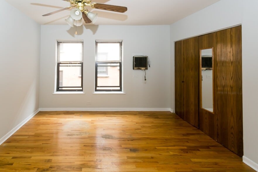 Building Photo - 826 W Cornelia Ave