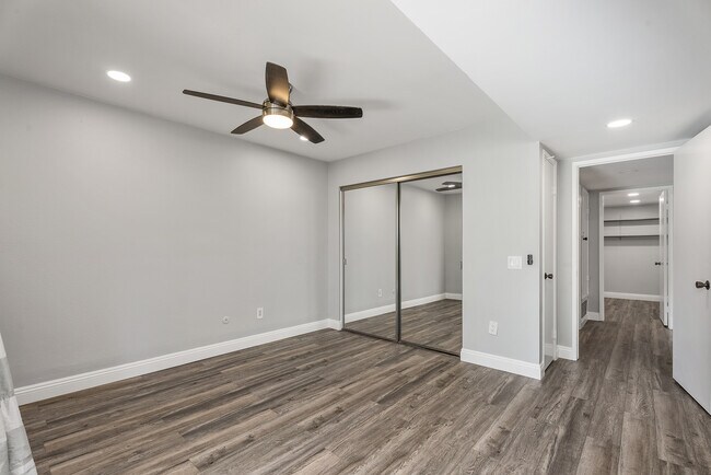 Building Photo - 31461 E Nine Dr