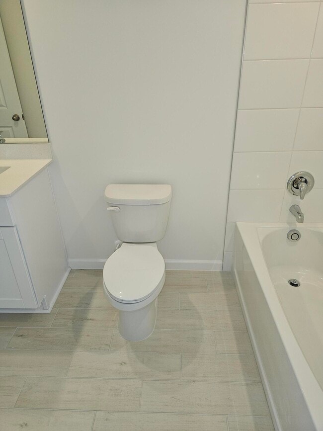 Building Photo - 621 Salisbury Cir