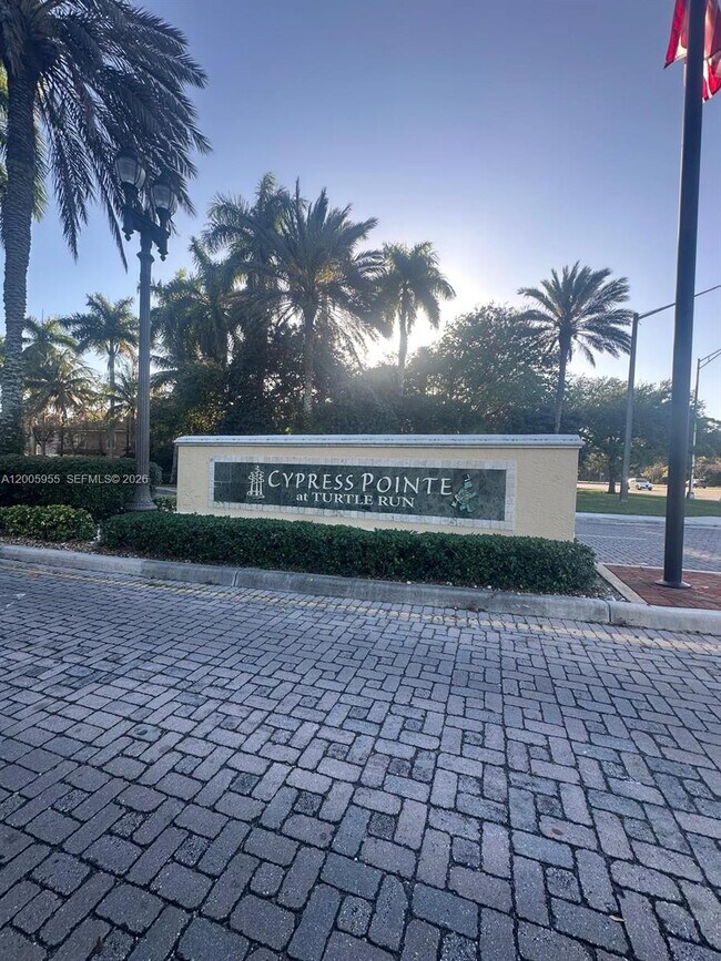 Building Photo - 6920 W Sample Rd