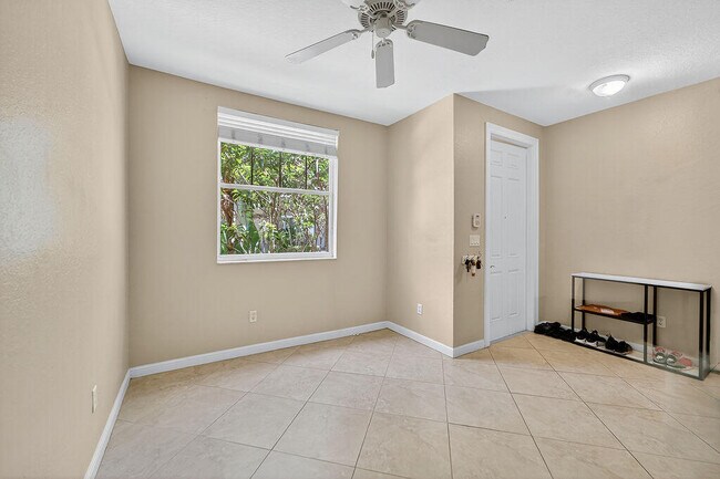 Building Photo - 1730 Borrego Way