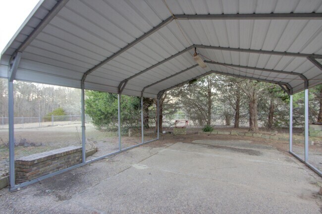 Building Photo - 7890 Blackman Ferry Rd