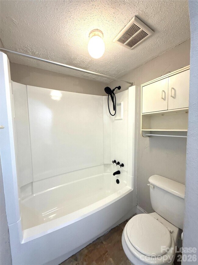 Building Photo - 7906 Oak Meadow Ct